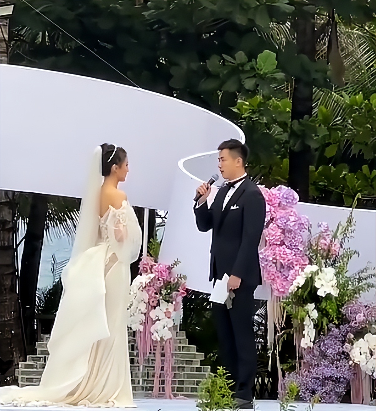 赵继伟深情表白妻子cba球星们随礼金额曝光有两人最为豪气