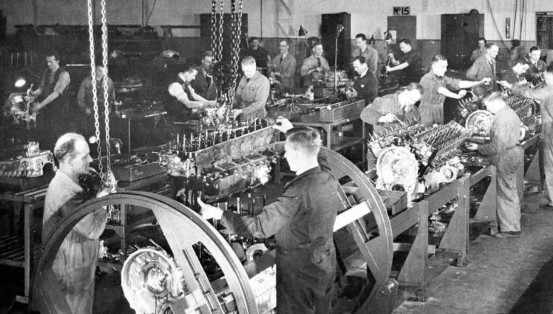 慈禧出洋相：第一次看到灯泡时大喊了2个字，至今人们仍在跟着喊休闲区蓝鸢梦想 - Www.slyday.coM