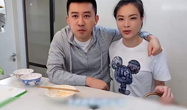 吴敏霞老公晒全家福庆520相爱十二年仍似热恋一家四口好幸福