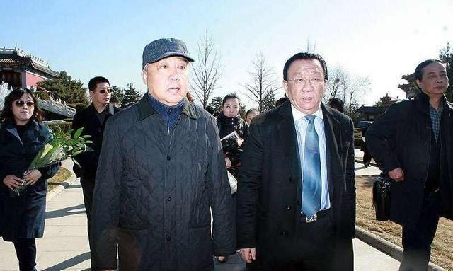 侯耀文去世14年前妻袁茵嫁师侄戴志诚如今他们过的怎么样