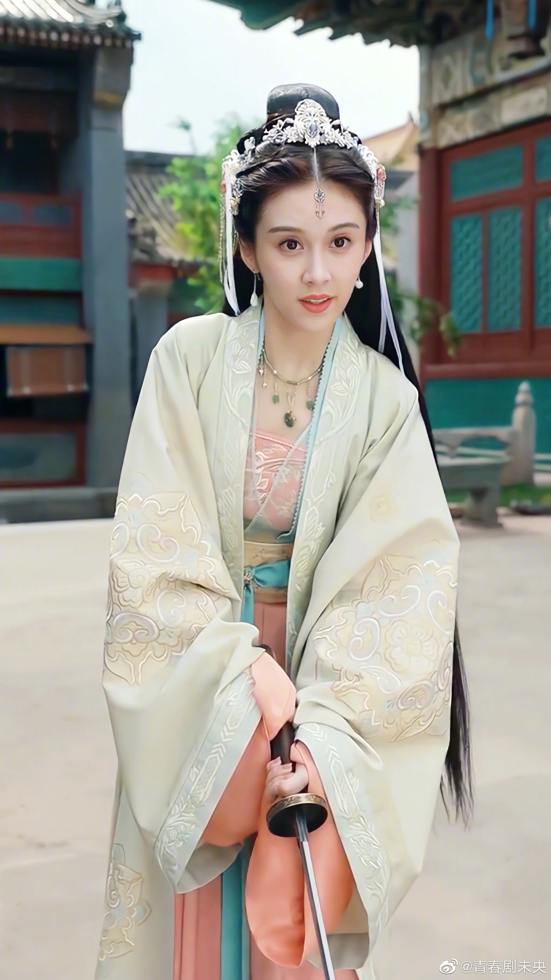 杜冰雁72袁不屈造型