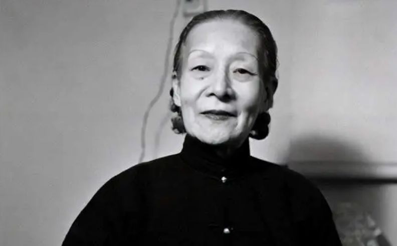 慈禧出洋相：第一次看到灯泡时大喊了2个字，至今人们仍在跟着喊休闲区蓝鸢梦想 - Www.slyday.coM