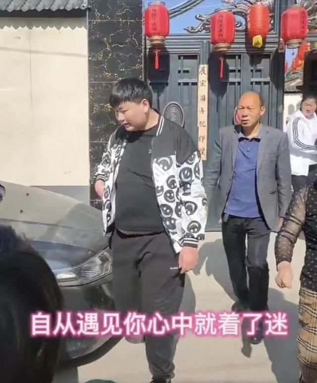 大衣哥儿媳陈萌人设反转？被曝二婚带娃，网友：难怪看得上朱小伟休闲区蓝鸢梦想 - Www.slyday.coM