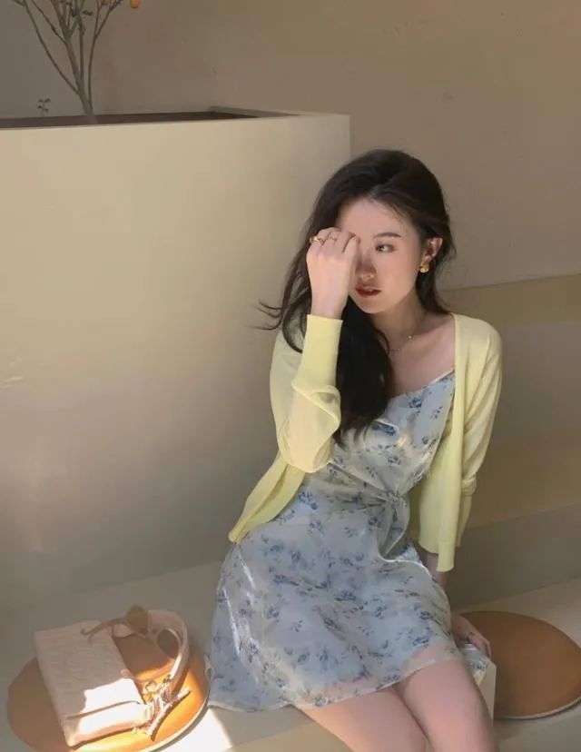 看了这些吊带裙穿搭,才知道什么叫“藏在骨子里的优雅”,太美了休闲区蓝鸢梦想 - Www.slyday.coM 看了这些吊带裙穿搭,才知道什么叫“藏在骨子里的优雅”,太美了休闲区蓝鸢梦想 - Www.slyday.coM