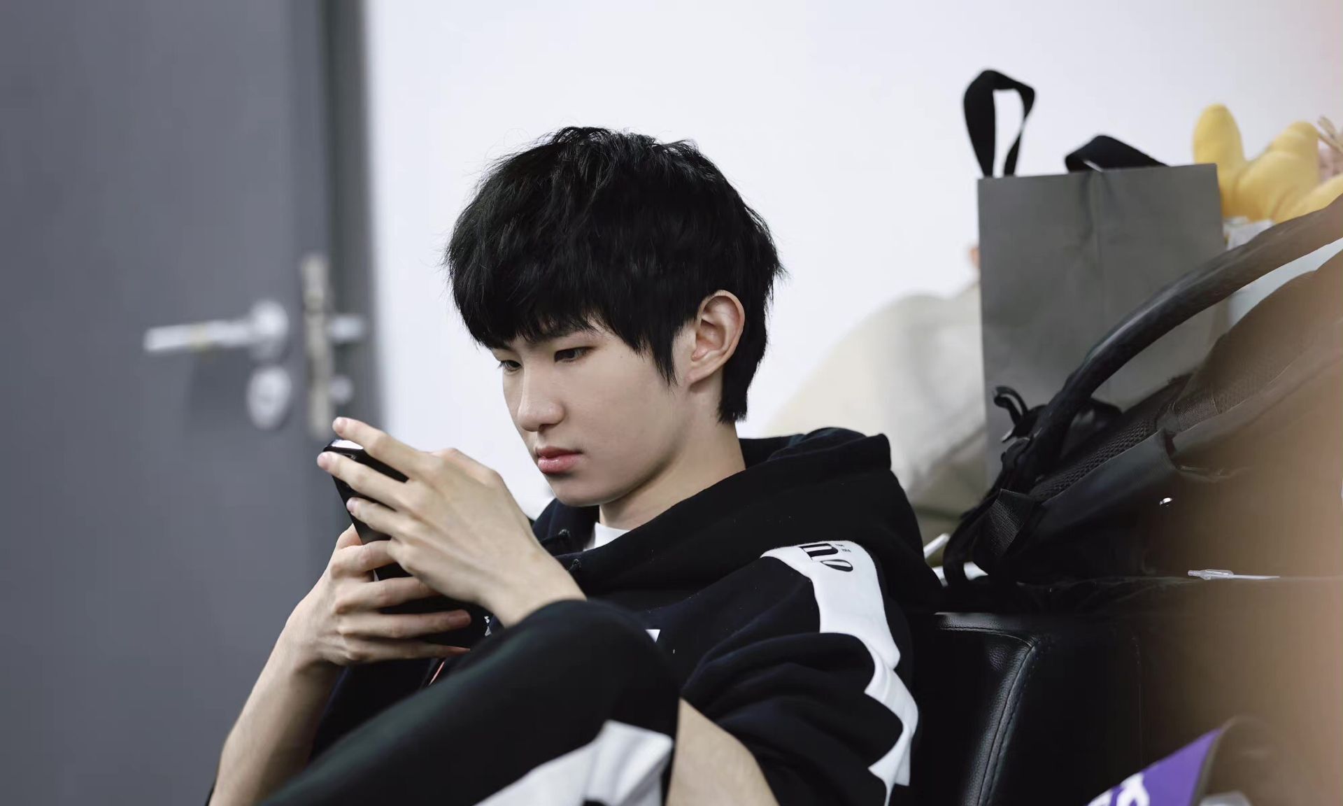 ag在高能杯输给了xyg,极光首发又被骂惨了,其实久诚也有错|一诺|射手