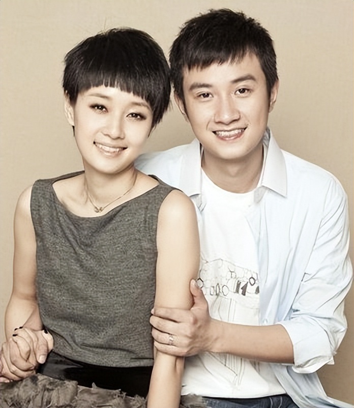 二胎的时候,文章出轨了,就在大家都认为两人会离婚的时候,马伊琍却