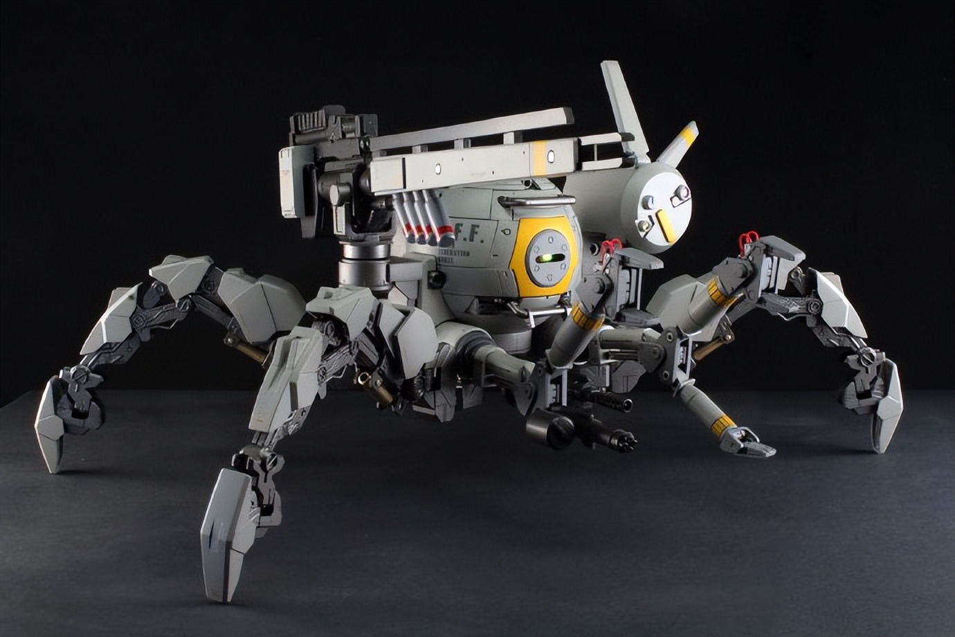 多装备搭载机动战士高达mg比例多足铁球模型