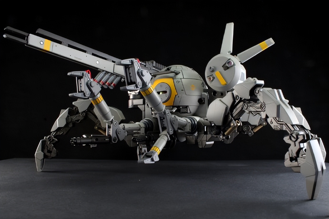 多装备搭载机动战士高达mg比例多足铁球模型