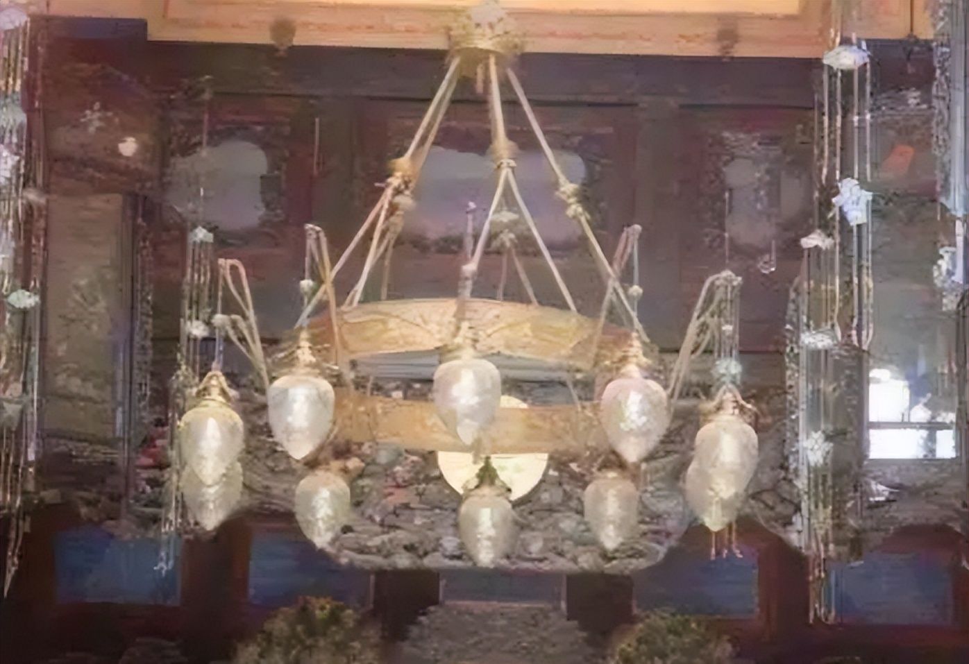 慈禧出洋相：第一次看到灯泡时大喊了2个字，至今人们仍在跟着喊休闲区蓝鸢梦想 - Www.slyday.coM