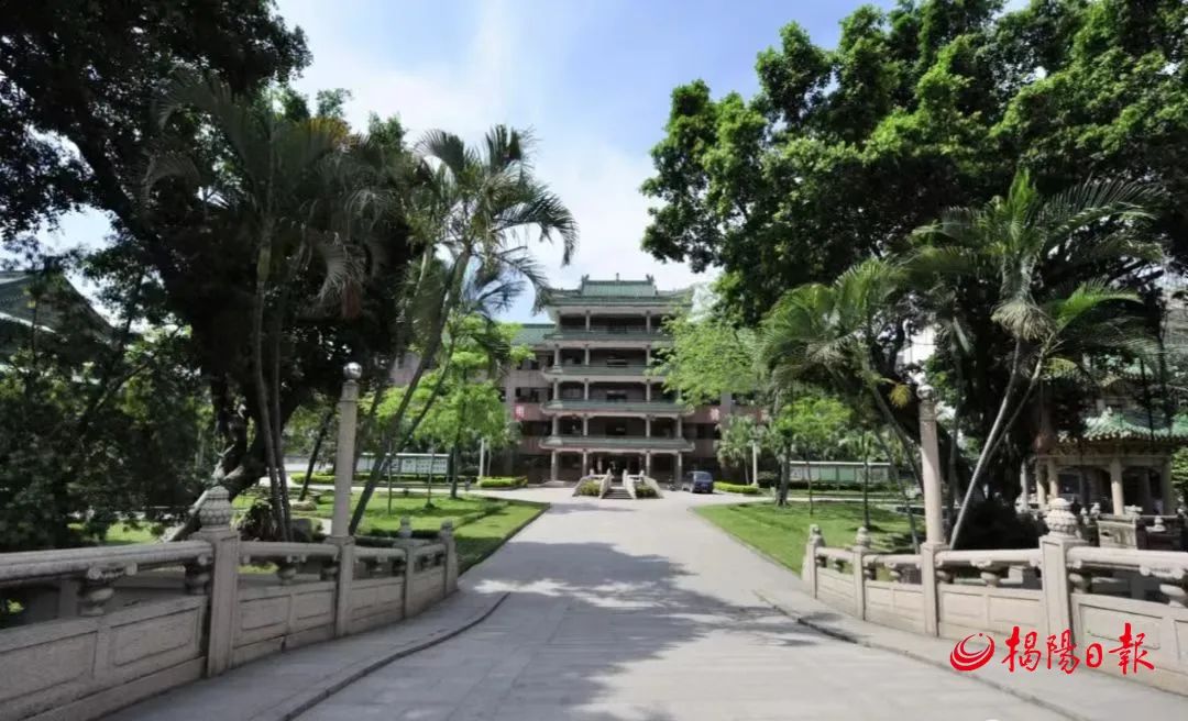 邱金元纪念中学校园一角.林盛葵 摄