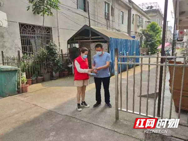 新时代文明实践耀武陵丨启明街道唐家溶社区开展整治养老诈骗非法集资宣传活动