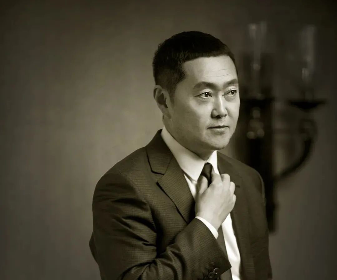 今天我们致敬左晖