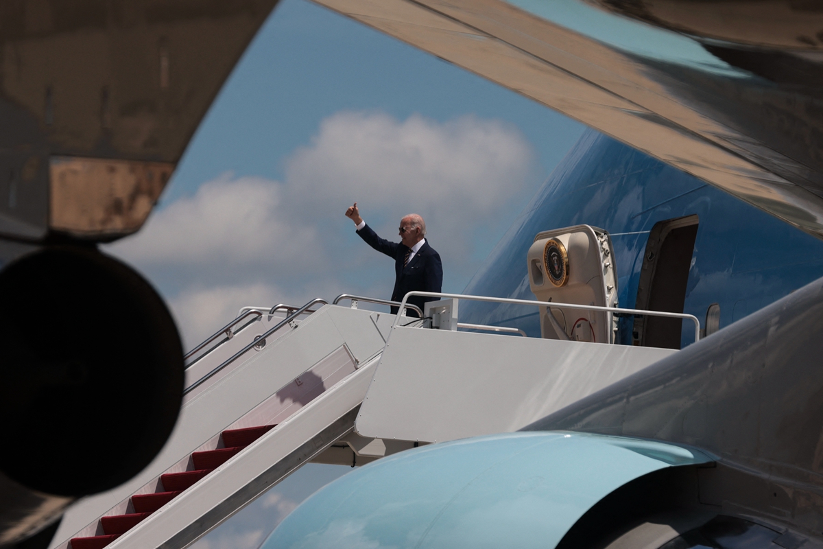 美国总统拜登抵达韩国 开始为期三天的访问
