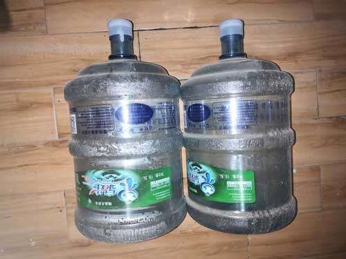 泉娃纯净水水桶&ldquo;退桶不易&rdquo;