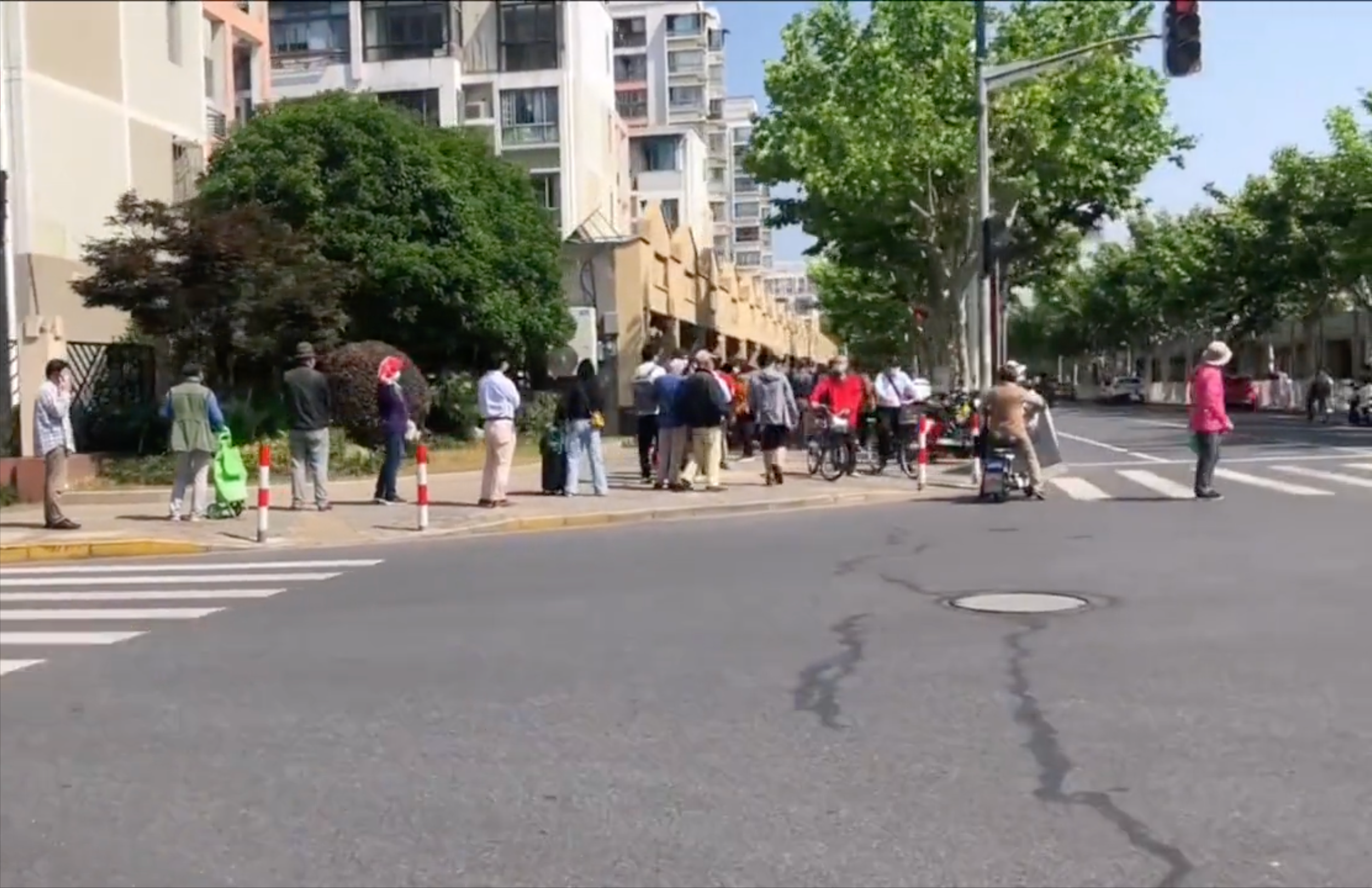 上海爸爸带着全村人的希望购物,回到家宝宝笑容消退,都是券的祸休闲区蓝鸢梦想 - Www.slyday.coM 上海爸爸带着全村人的希望购物,回到家宝宝笑容消退,都是券的祸休闲区蓝鸢梦想 - Www.slyday.coM