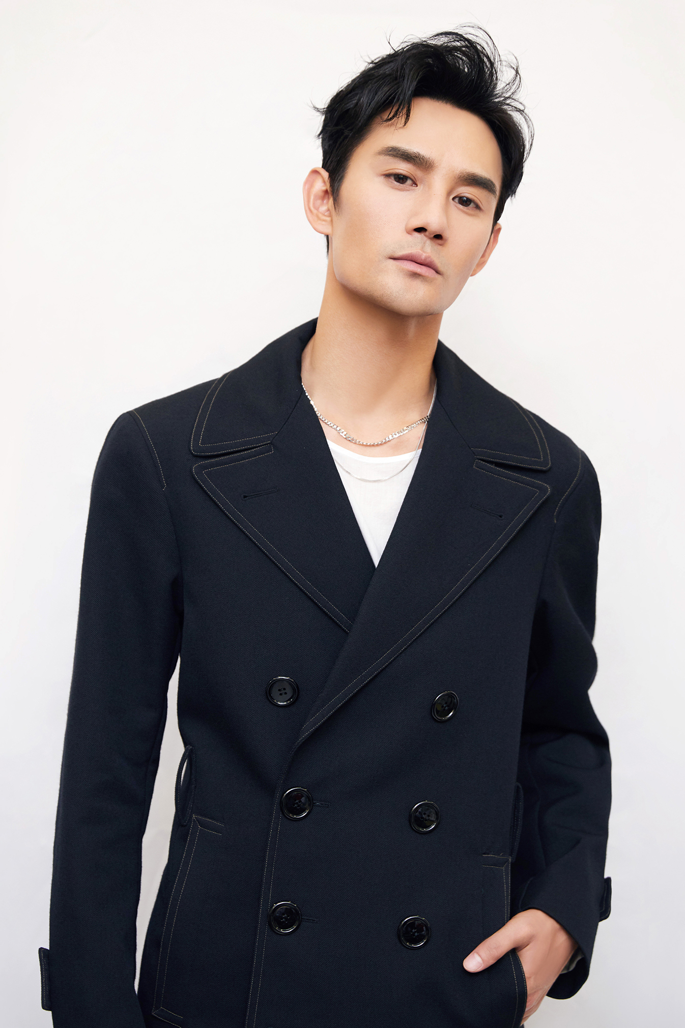 王凯父亲癌症去世他也被查出肺部有阴影为了保命只能减少工作