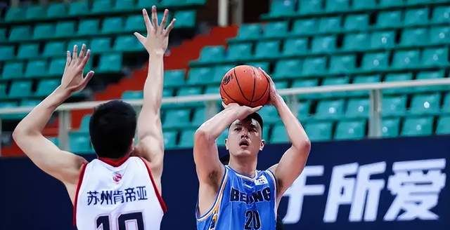 三分球12中10!翟晓川疯狂特训,告别中国男篮后,他要证明自己休闲区蓝鸢梦想 - Www.slyday.coM 三分球12中10!翟晓川疯狂特训,告别中国男篮后,他要证明自己休闲区蓝鸢梦想 - Www.slyday.coM