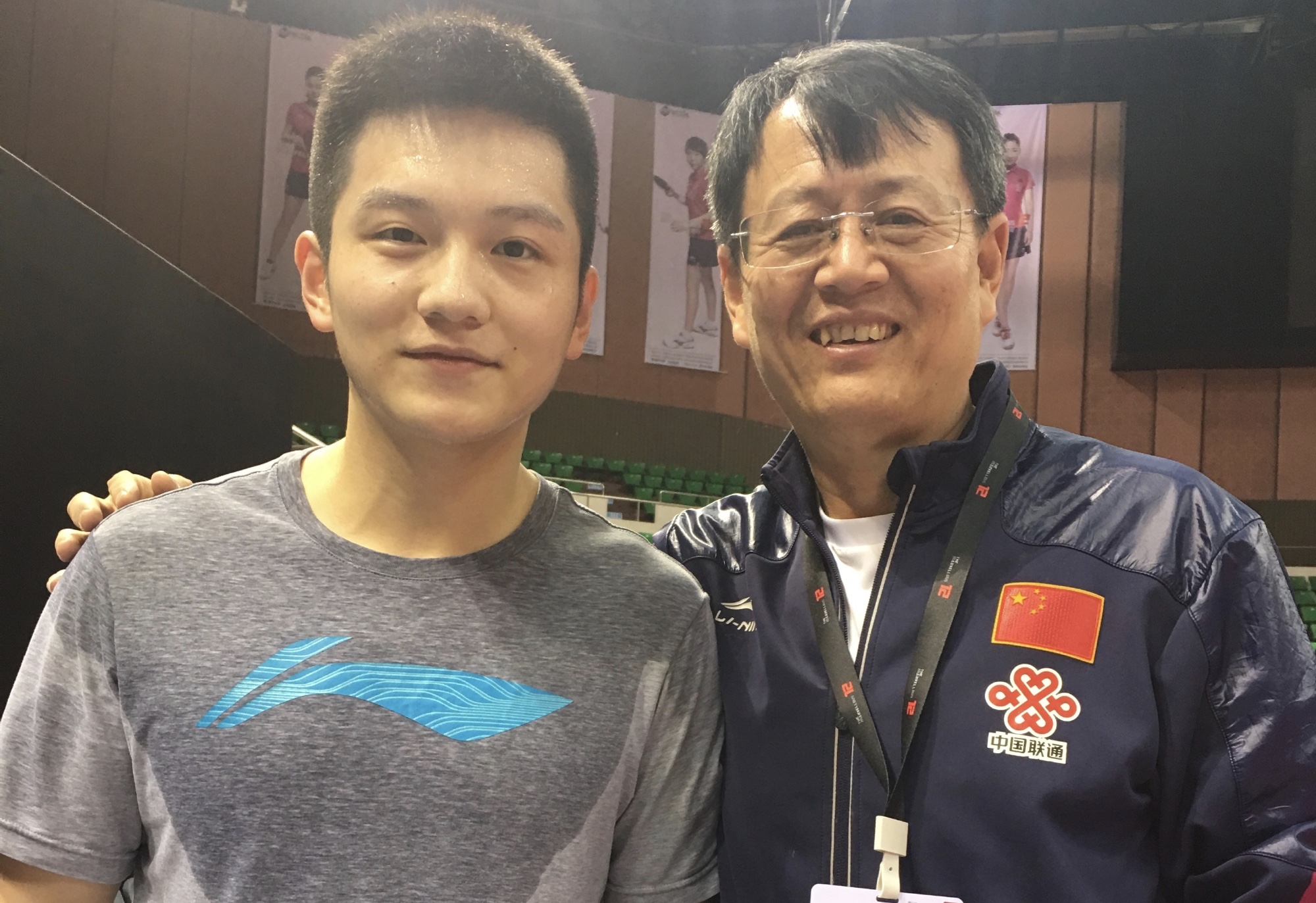 退休后舍不得樊振东,为小胖送上感人祝福|樊振东|吴敬平|小胖_新浪