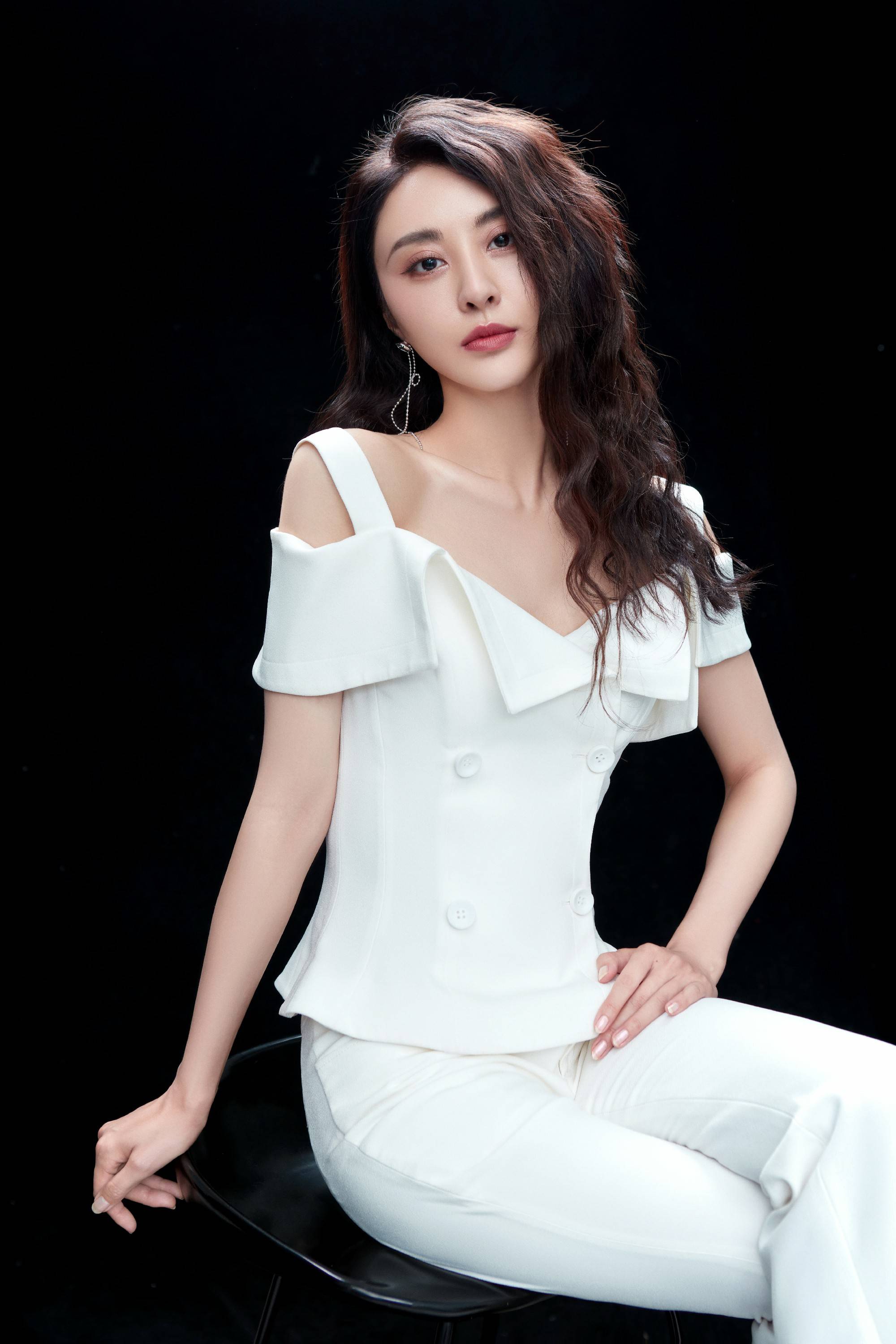 法医秦明之读心者开播甘露饰时尚主编颜值惹眼