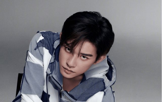 被传和刘浩存恋爱，被扒出多个恋爱细节，易烊千玺连夜发声辟谣休闲区蓝鸢梦想 - Www.slyday.coM