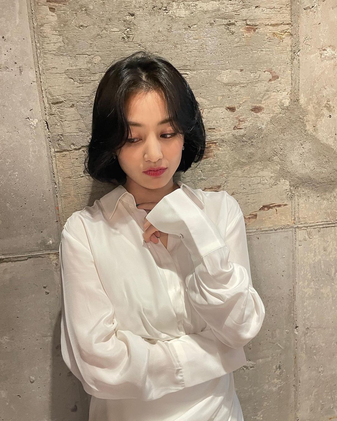 Twice志效性感衬衫造型,精致靓丽的容颜,如画报一般,魅力十足休闲区蓝鸢梦想 - Www.slyday.coM Twice志效性感衬衫造型,精致靓丽的容颜,如画报一般,魅力十足休闲区蓝鸢梦想 - Www.slyday.coM