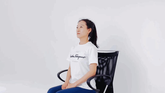 长期做低头族会影响颜值 4个动作改善你的“富贵包”！快马住转走休闲区蓝鸢梦想 - Www.slyday.coM
