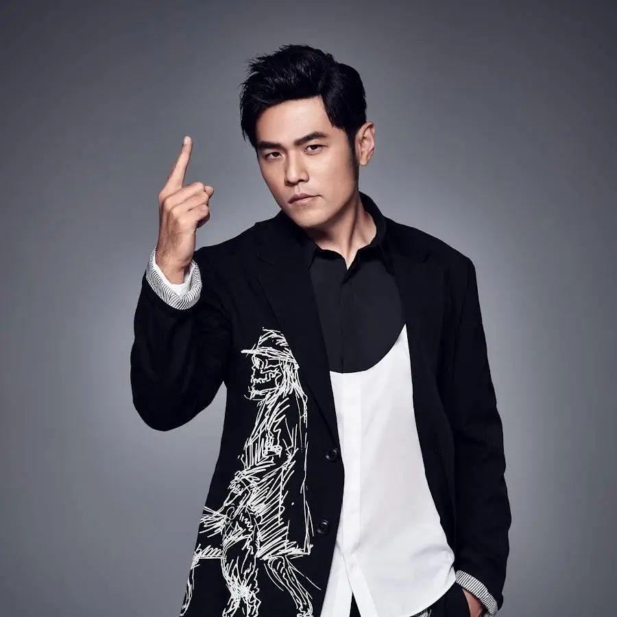 昨晚，4500 万人和周杰伦「回到过去」休闲区蓝鸢梦想 - Www.slyday.coM