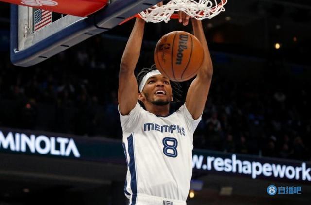 扎伊尔威廉姆斯会专注于这个夏天的训练我想每天都待在球馆