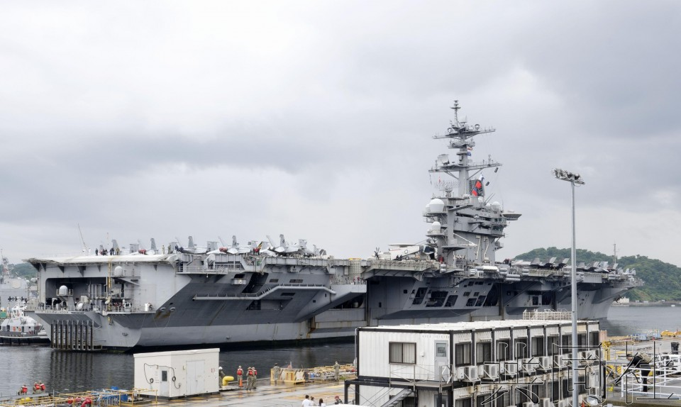 圖為停靠美海軍橫須賀基地的核動力航母「亞伯拉罕・林肯」號。5月21日上午攝於神奈川縣橫須賀市。圖自日媒