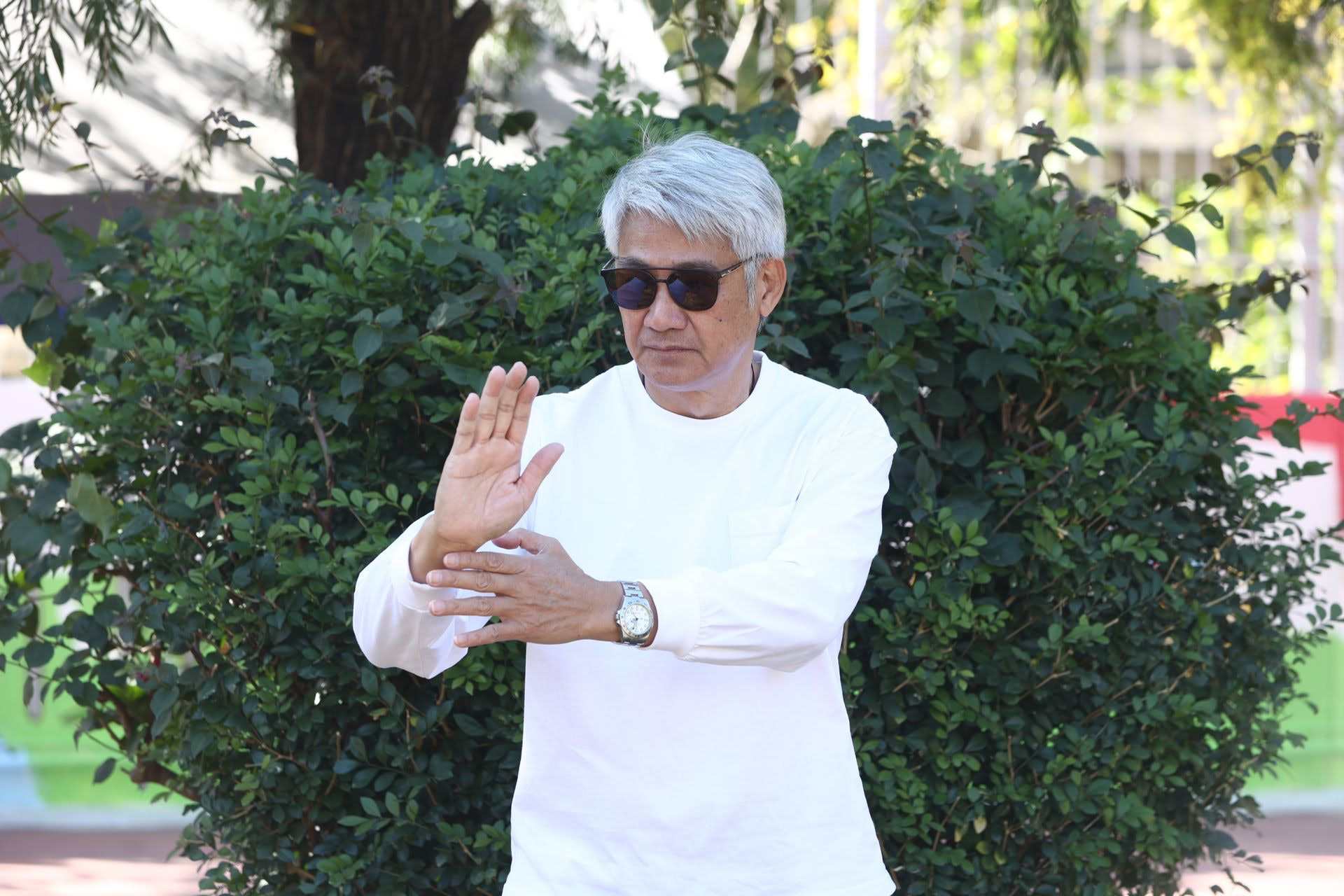 古惑仔韩宾曝近况64岁尹扬明定居珠海生活安逸又平静