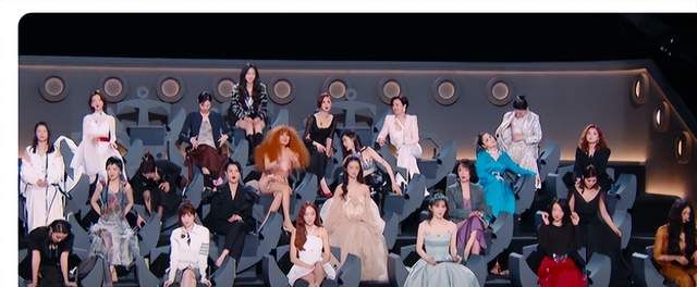 《乘风破浪》:同样是担任队长,为何阿雅圈粉,而于文文却被吐槽休闲区蓝鸢梦想 - Www.slyday.coM 《乘风破浪》:同样是担任队长,为何阿雅圈粉,而于文文却被吐槽休闲区蓝鸢梦想 - Www.slyday.coM