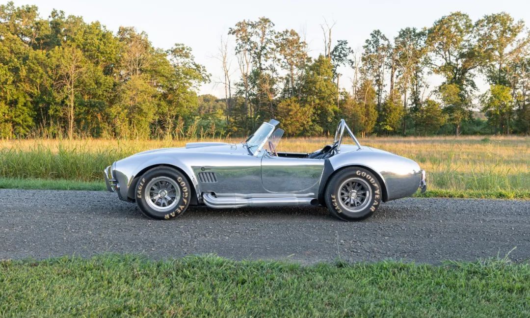 耀眼的美国肌肉明星跑车稀有的谢尔比眼镜蛇csx4000