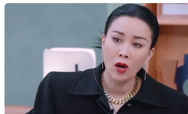 《乘风破浪》:同样是担任队长,为何阿雅圈粉,而于文文却被吐槽休闲区蓝鸢梦想 - Www.slyday.coM 《乘风破浪》:同样是担任队长,为何阿雅圈粉,而于文文却被吐槽休闲区蓝鸢梦想 - Www.slyday.coM