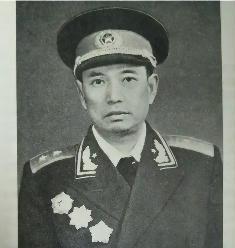 面对法卡山当面的越军精锐,吴克华将军几乎是将广州军区的精锐也投放