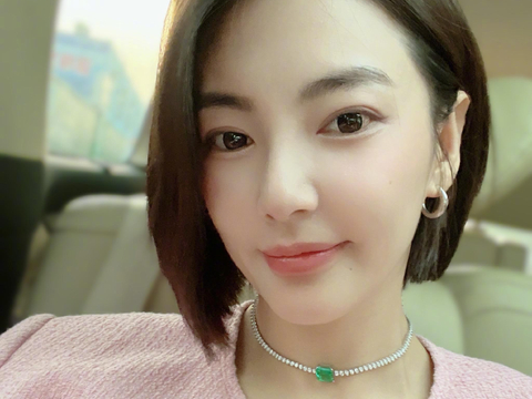 张雨绮晒素颜照!与化妆时无异,满满的少女感