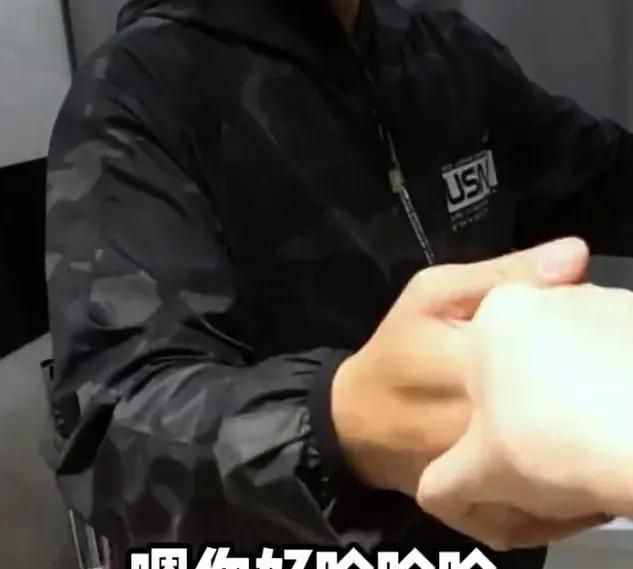 苗苗晒老公郑恺回家vlog,一家团聚画面超有爱,Ana见爸爸笑不停休闲区蓝鸢梦想 - Www.slyday.coM 苗苗晒老公郑恺回家vlog,一家团聚画面超有爱,Ana见爸爸笑不停休闲区蓝鸢梦想 - Www.slyday.coM