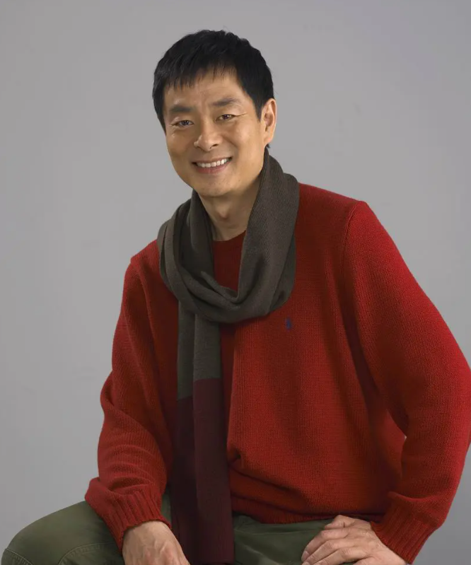 感动中国人物濮存昕好人没好报69岁照顾母亲至今不敢老去