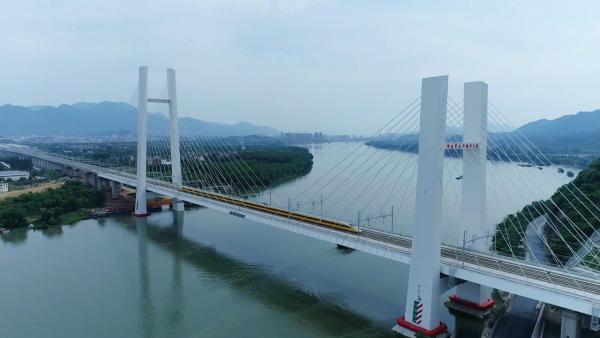 时速385公里湖杭高铁跑出最高测试速度