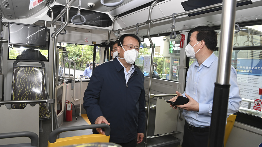 上海公交恢复首日，龚正要求满足市民出行需求，让如常生活和烟火气逐步回归