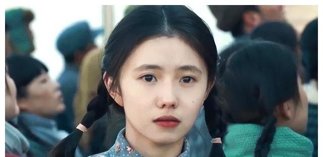 刘浩存出道即巅峰,与易烊千玺搭档拿下最受大学生欢迎年度新人奖