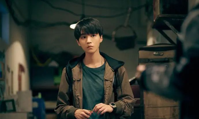 《重生之门》热播，央媒点评王俊凯演技，8个字道出观众们的心声休闲区蓝鸢梦想 - Www.slyday.coM