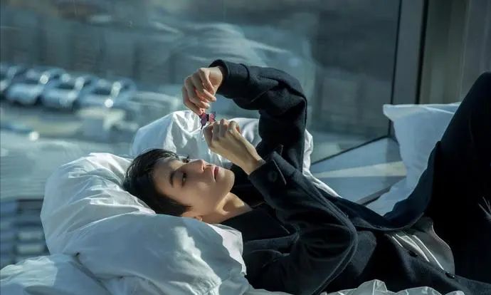 《重生之门》热播，央媒点评王俊凯演技，8个字道出观众们的心声休闲区蓝鸢梦想 - Www.slyday.coM