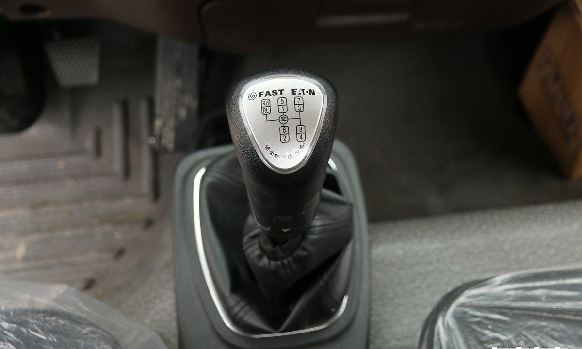 160马力减震座椅大卧铺解放领途也太爽了吧