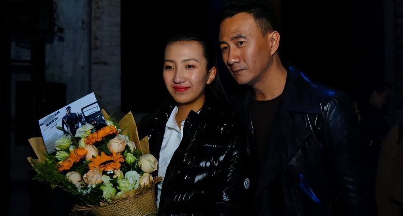 嫁给胡军23年靠啤酒定情婚后生活红红火火卢芳才是嫁对了人