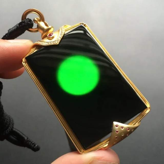 什么是墨翠墨翠与乌鸡的区别到底在哪里