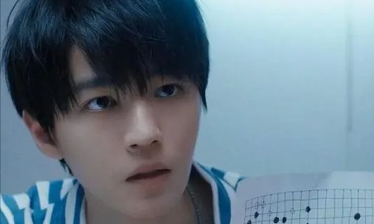 《重生之门》热播，央媒点评王俊凯演技，8个字道出观众们的心声休闲区蓝鸢梦想 - Www.slyday.coM