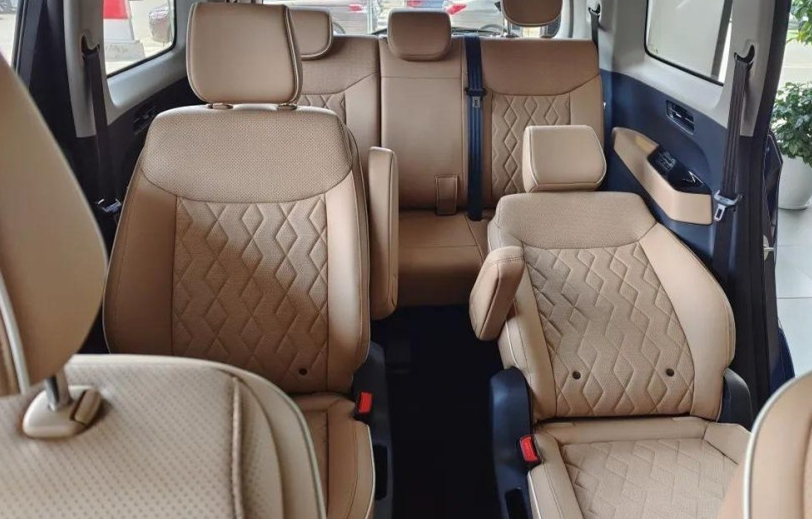 跨领域家用车大PK，轩逸和五菱佳辰，谁更适合家用？