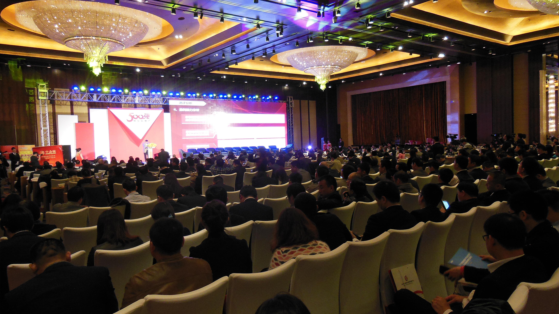 要想激发起人们的购房热情,以下3个问题,必须得到尽早解决休闲区蓝鸢梦想 - Www.slyday.coM 要想激发起人们的购房热情,以下3个问题,必须得到尽早解决休闲区蓝鸢梦想 - Www.slyday.coM