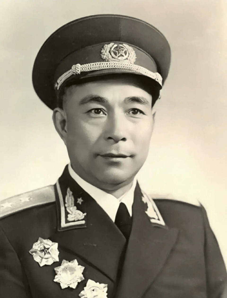 湖北红安十大虎将遍布各大野战军当选大军区司令员的有三位