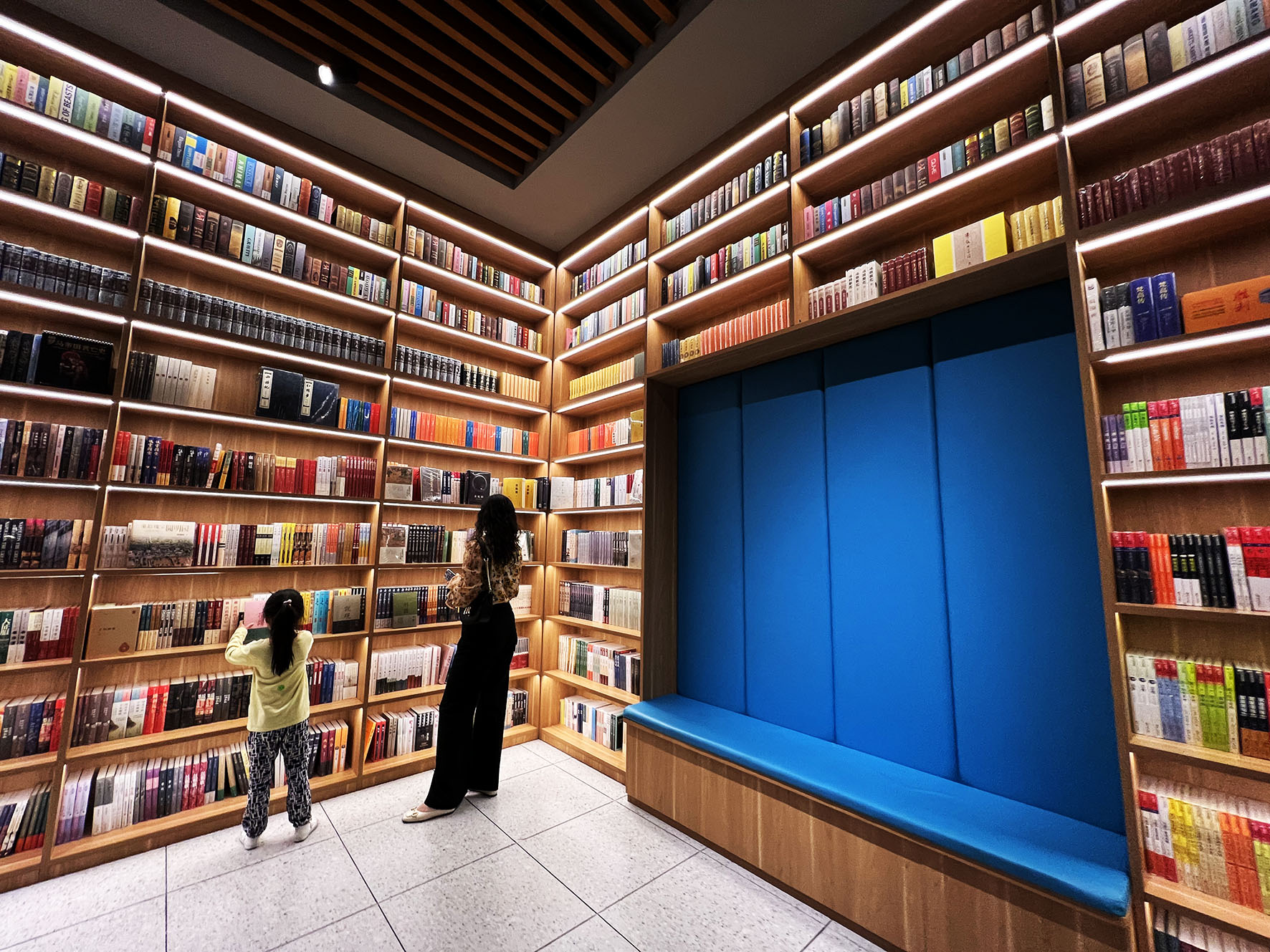 【在"晋阳书院"品书】